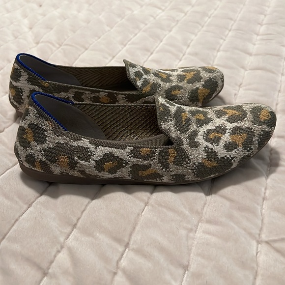 Rothy’s leopard “smoke spot” size 7.5 - Picture 6 of 7
